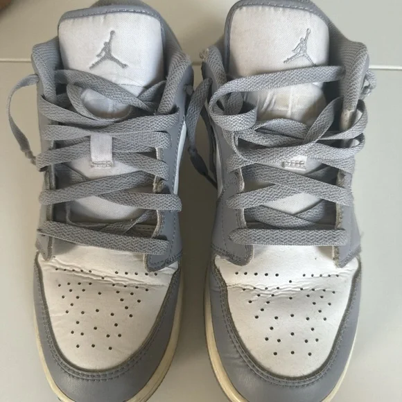 Nike Jordan grey sneakers - Picture 3 of 4
